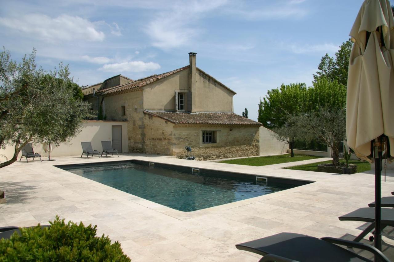 Bed and Breakfast Domaine De Fontbelle Graveson Esterno foto