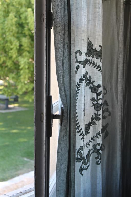 Bed and Breakfast Domaine De Fontbelle Graveson Esterno foto