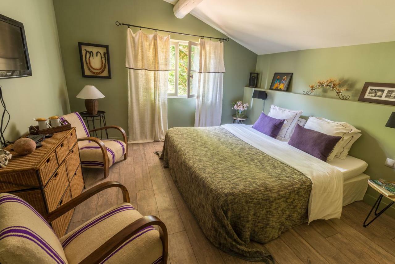 Bed and Breakfast Domaine De Fontbelle Graveson Esterno foto